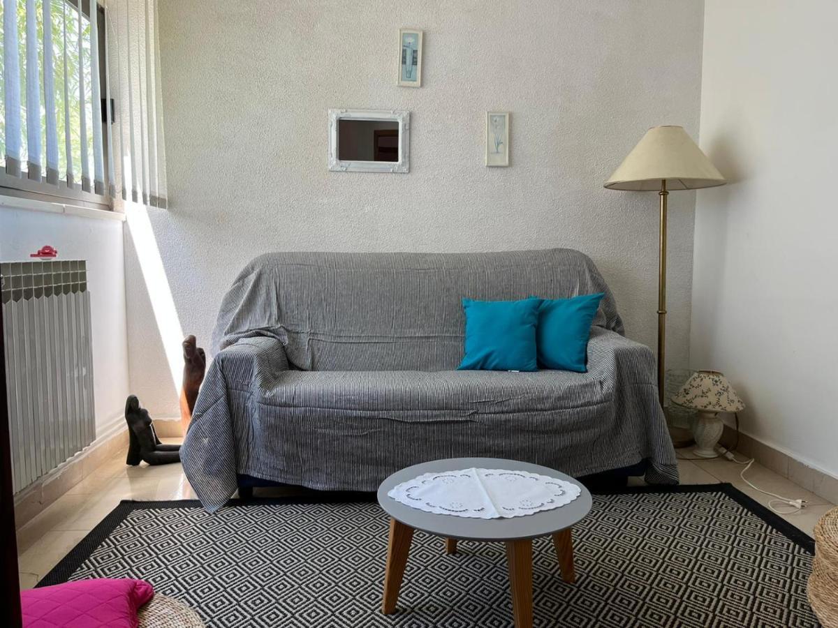 Apartment With Swimming Pool Jelsa  Exteriér fotografie