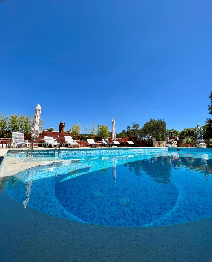 Apartment With Swimming Pool Jelsa  Exteriér fotografie