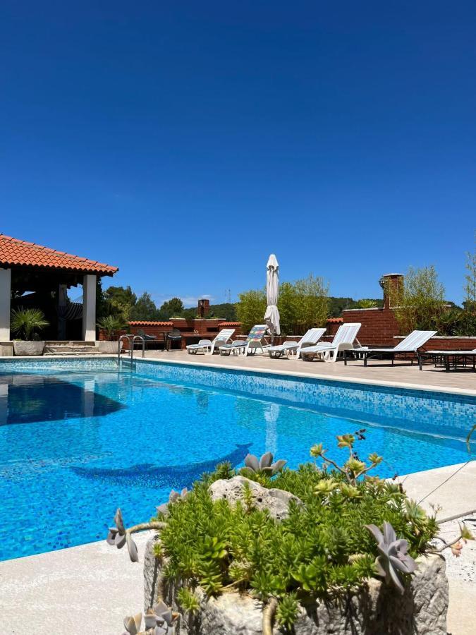 Apartment With Swimming Pool Jelsa  Exteriér fotografie